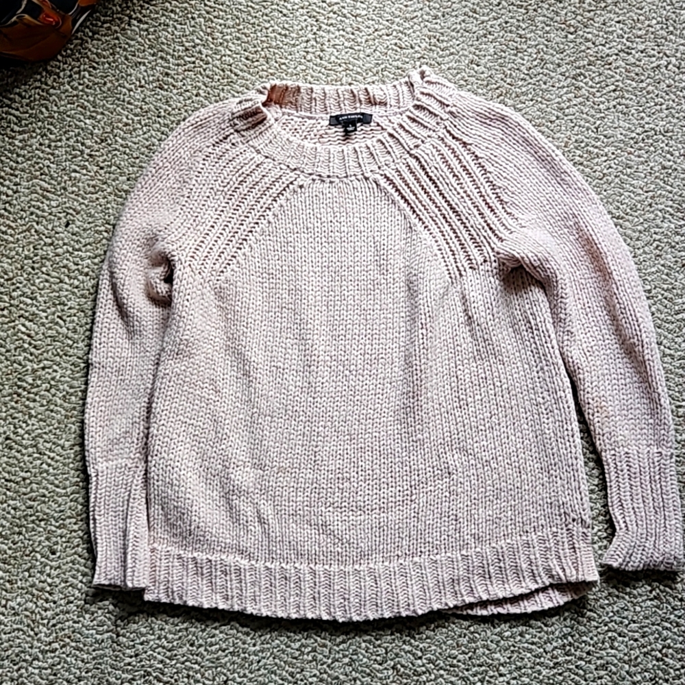 Ann Taylor crew neck sweater, Size L, Dusty Pink